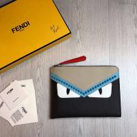 FENDI最新款手包 原單品質 進口小牛皮 小怪獸 芬迪手拿包 logo皮信封手包  fdz2126