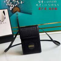 Gucci古馳包包 G家新款男包 款號:625599 古奇黑色原廠皮晶片版手機包 小斜挎包  gdj1308