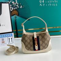 Gucci古馳包包 G家新款女包 637092 古奇啡白色原廠皮女款肩背包 Gucci腋下包 gdj1386