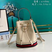 Gucci古馳包包 G家新款女包 610846 古奇米白全皮肩背包 Gucci水桶包 gdj1423