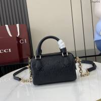 Gucci專櫃古馳最新款Emblem系列超迷你手提包 jh1984型號：815256