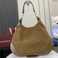 Gucci專櫃古馳最新款Body雙鎖扣中號肩背包 jh2038型號：815924