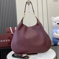 Gucci專櫃古馳最新款Body雙鎖扣中號肩背包 jh2041型號：820169