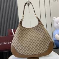 Gucci專櫃古馳最新款Body雙鎖扣中號肩背包 jh2042型號：815924