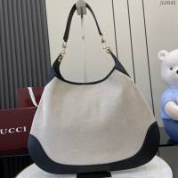 Gucci專櫃古馳最新款Body雙鎖扣中號肩背包 jh2043型號：815924
