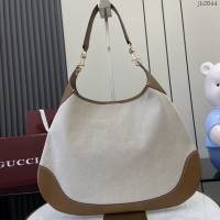 Gucci專櫃古馳最新款Body雙鎖扣中號肩背包 jh2044型號：815924