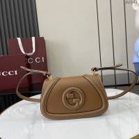 Gucci專櫃古馳最新款Blondie系列迷你肩背包斜挎女包 jh2149型號：815700