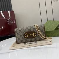 Gucci專櫃古馳最新款GG字母圖案Horsebit 1955系列鏈帶錢包 jh2180型號：621892