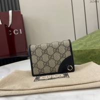 Gucci專櫃古馳最新款Emblem系列翻蓋短夾錢包 jh2404型號：820692