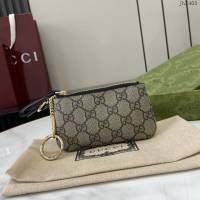 Gucci專櫃古馳最新款Emblem系列飾包帶卡片夾零錢包 jh2405型號：819113