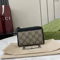 Gucci專櫃古馳最新款Emblem系列飾包帶卡片夾零錢包 jh2407型號：821804