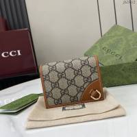 Gucci專櫃古馳最新款Emblem系列翻蓋短夾錢包 jh2412型號：820692