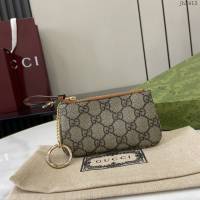 Gucci專櫃古馳最新款Emblem系列飾包帶卡片夾零錢包 jh2413型號：819113