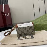 Gucci專櫃古馳最新款Emblem系列飾包帶卡片夾零錢包 jh2416型號：819121