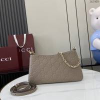 Gucci專櫃古馳最新款Emblem系列小號肩背包鏈條斜挎包 jh2469型號：815277