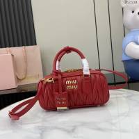 miumiu繆繆專櫃最新款小羊皮保齡球包手提肩背包 jh2539型號：5BB142