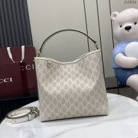 Gucci專櫃古馳最新款Emblem系列小號肩背包 jh2634型號：815103