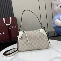 Gucci專櫃古馳最新款Emblem系列小號肩背包 jh2637型號：815218