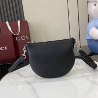 Gucci專櫃古馳2025春夏系列最新款Body雙鎖扣手袋單肩斜挎包 jh2670型號：824529