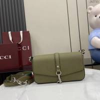 Gucci專櫃古馳2025春夏系列最新款原廠皮斜挎包肩背包 jh2711型號：821623