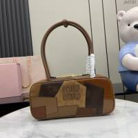 MIU MIU專櫃繆繆最新款拼接保齡球包手提肩背包 jh2737型號：5BB147