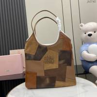 MIU MIU專櫃繆繆最新款hobo托特腋下包 jh2742型號：5BG231