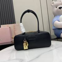 MIU MIU專櫃繆繆最新款Beau手袋原廠皮手提肩背包 jh2745型號：5BB173