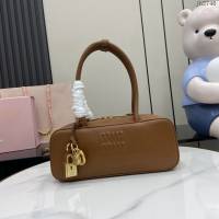 MIU MIU專櫃繆繆最新款Beau手袋原廠皮手提肩背包 jh2746型號：5BB173