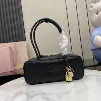 MIU MIU專櫃繆繆最新款Beau手袋原廠皮手提肩背包 jh2749型號：5BB173