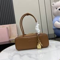 MIU MIU專櫃繆繆最新款Beau手袋原廠皮手提肩背包 jh2750型號：5BB173