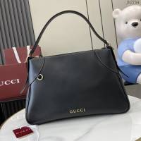 Gucci專櫃古馳最新款Emblem系列中號肩背包斜挎女包 jh2754型號：815217