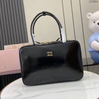 MIU MIU專櫃繆繆最新款公事包小牛皮手提包 jh2884型號：5BB117