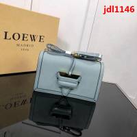 LOEWE羅意威 原單品質 Barcelona三角包 L01582016 最新概念款 牛皮肩背斜挎包  jdl1146