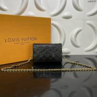 Louis Vuitton新款女包 M80743 路易威登Pochette Coussin链条包 Monogram压纹绵羊皮LV小挎包  ydh4169