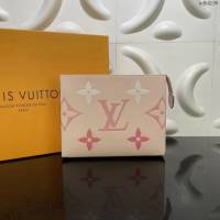 Louis Vuitton新款手包 M80504 路易威登BY THE POOL盥洗袋 Monogram压纹 LV手拿包收纳包  ydh4196