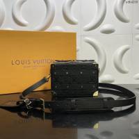 Louis Vuitton新款男包 M57971 路易威登Handle Trunk手袋 Monogram压纹粒面皮革 LV男士盒子包单肩斜挎包  ydh4208