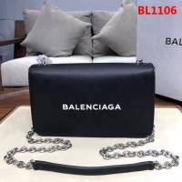 BALENCIAG巴黎世家 鏈條斜挎包 定制進口牛皮搭配精緻鏈條肩帶  BL1106