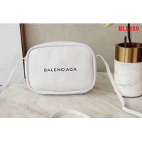 BALENCIAG巴黎世家 BALENCIAGA EVERYDAY 大號 系列之今年新品 中婆婆推薦 相機包  BL1519