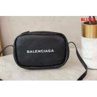 BALENCIAG巴黎世家 BALENCIAGA EVERYDAY 小號 系列之今年新品 中婆婆推薦 相機包  BL1520