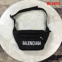 BALENCIAG巴黎世家 新品 簡約兩用包 可做胸包或者腰包 防水面料 簡單輕便  BL1655