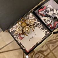 GUCCi飾品 古馳新款 蜜蜂水晶鑽工藝雙指戒指 Gucci女戒指  zgbq1025