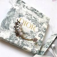 Dior飾品 迪奧經典熱銷款JADIOR系列珍珠花朵耳骨夾 耳環  zgd1032