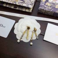Dior飾品 迪奧經典熱銷款迪奧字母耳釘耳環  zgd1457