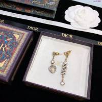 Dior飾品 迪奧經典熱銷款字母愛心長短耳環  zgd1481