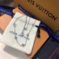 Louis Vuitton新款飾品 路易威登四葉草光面項鏈 LV多花鏤空鎖骨鏈  zglv1857
