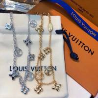 Louis Vuitton新款飾品 路易威登多花鏤空手鏈 LV吊墜可調節手環  zglv1861