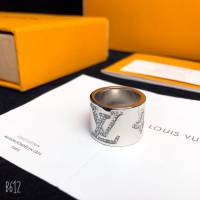 Louis Vuitton新款飾品 路易威登老花字母鑲鑽戒指 LV男士戒指  zglv1900