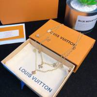 Louis Vuitton新款飾品 路易威登雙鏈條鎖骨鏈 LV四葉草吊墜雙層項鏈  zglv2066