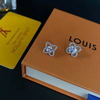 Louis Vuitton純銀飾品 路易威登四葉草滿鑽耳釘 LV不對稱耳環  zglv2114