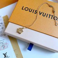 Louis Vuitton新款飾品 路易威登字母吊墜項鏈 LV可調節金色鎖骨鏈  zglv2161